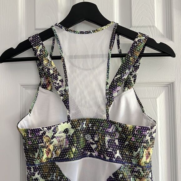 Lululemon Running In The City Tank - Picture 7 of 10